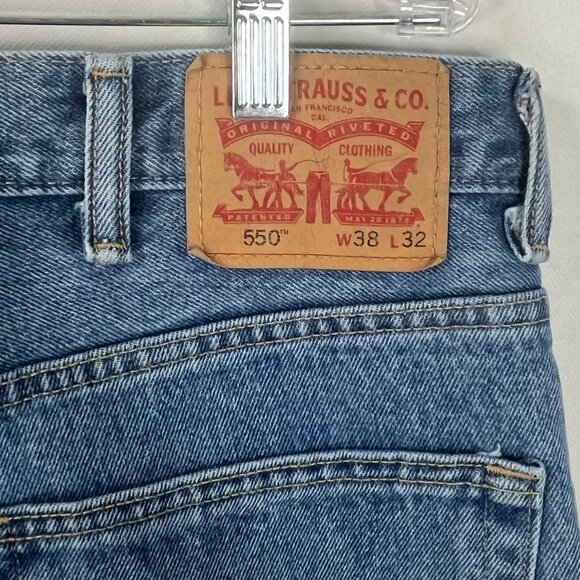 Levis Mens 550 Jeans Light Wash Size 38x32 - Picture 6 of 13